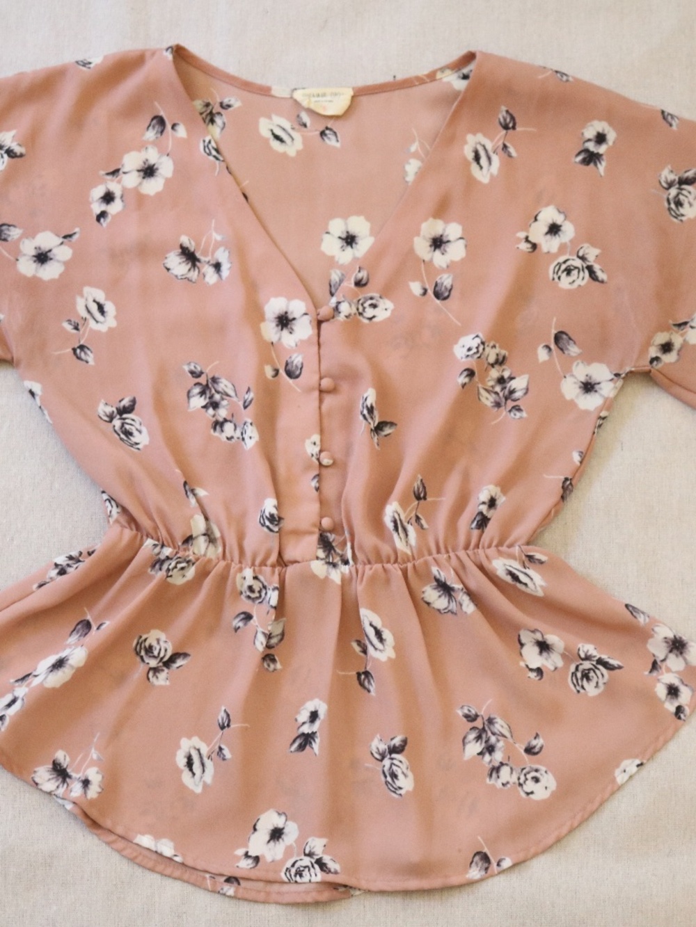 Sienna Sky Women's Size S Blush Pink Floral Peplum Blouse V-Neck Button Front